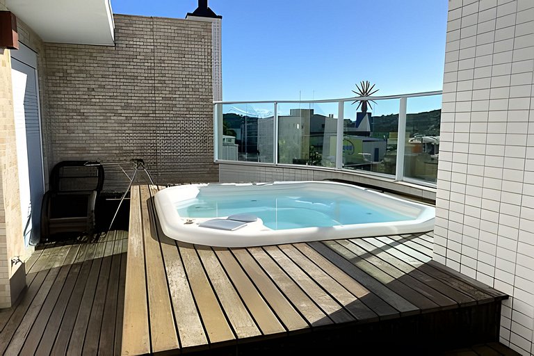 Cobertura com jacuzzi 50m da praia