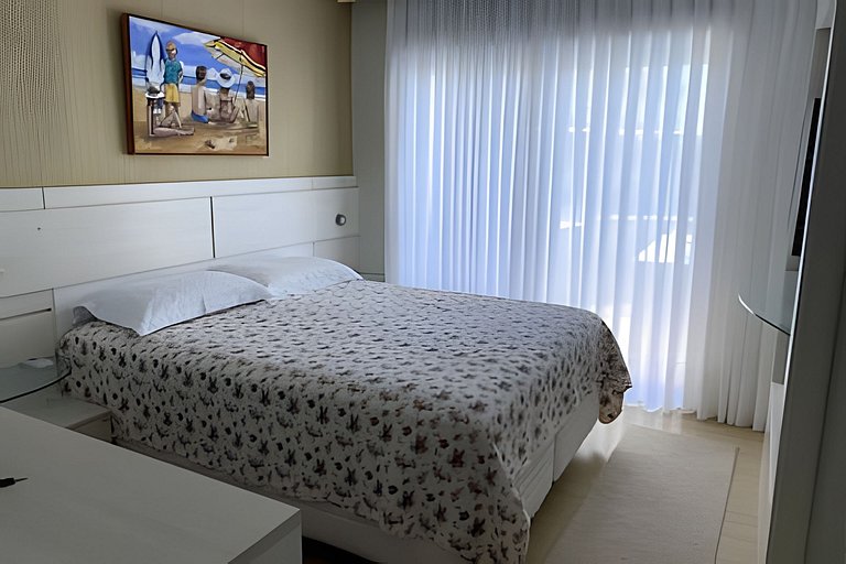 Cobertura com jacuzzi 50m da praia