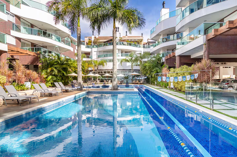 Cobertura com jacuzzi 50m da praia