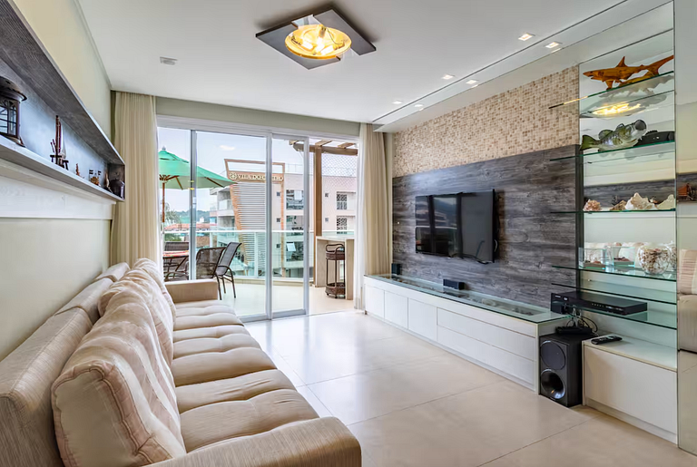 Cobertura com jacuzzi 50m da praia